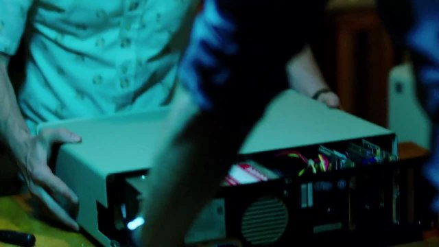 Halt & Catch Fire - S02 Featurette Setting The Fire (English) HD