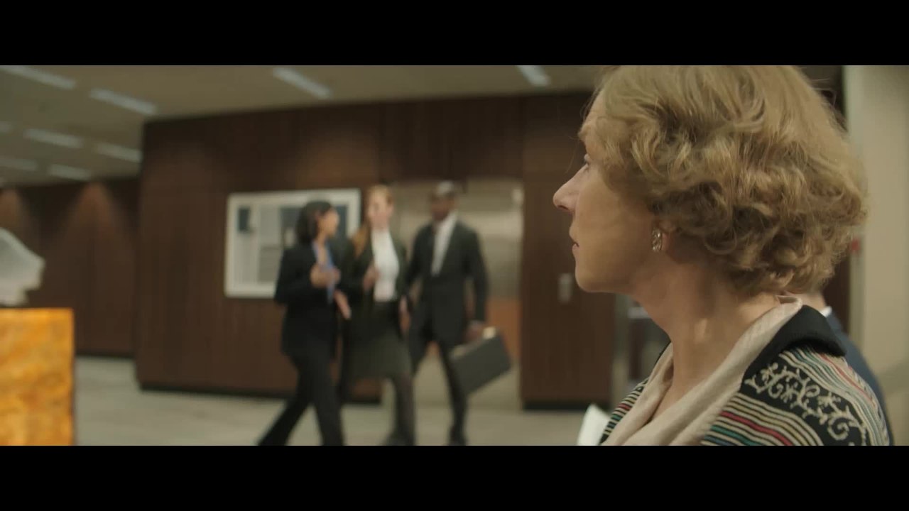 Frau in Gold - Clip Rice Pudding  (Deutsch)