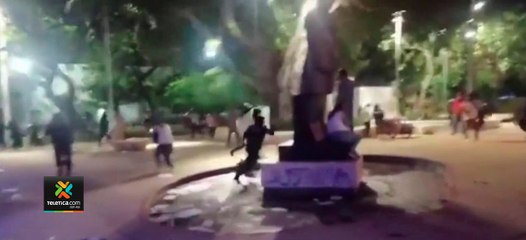 tn7-México--protesta-por-femicidio-terminó en-balacera-y-enfrentamientos-101120