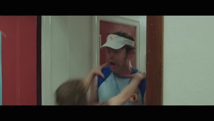 Cooties - Clip Kid Zombie Attack (English) HD