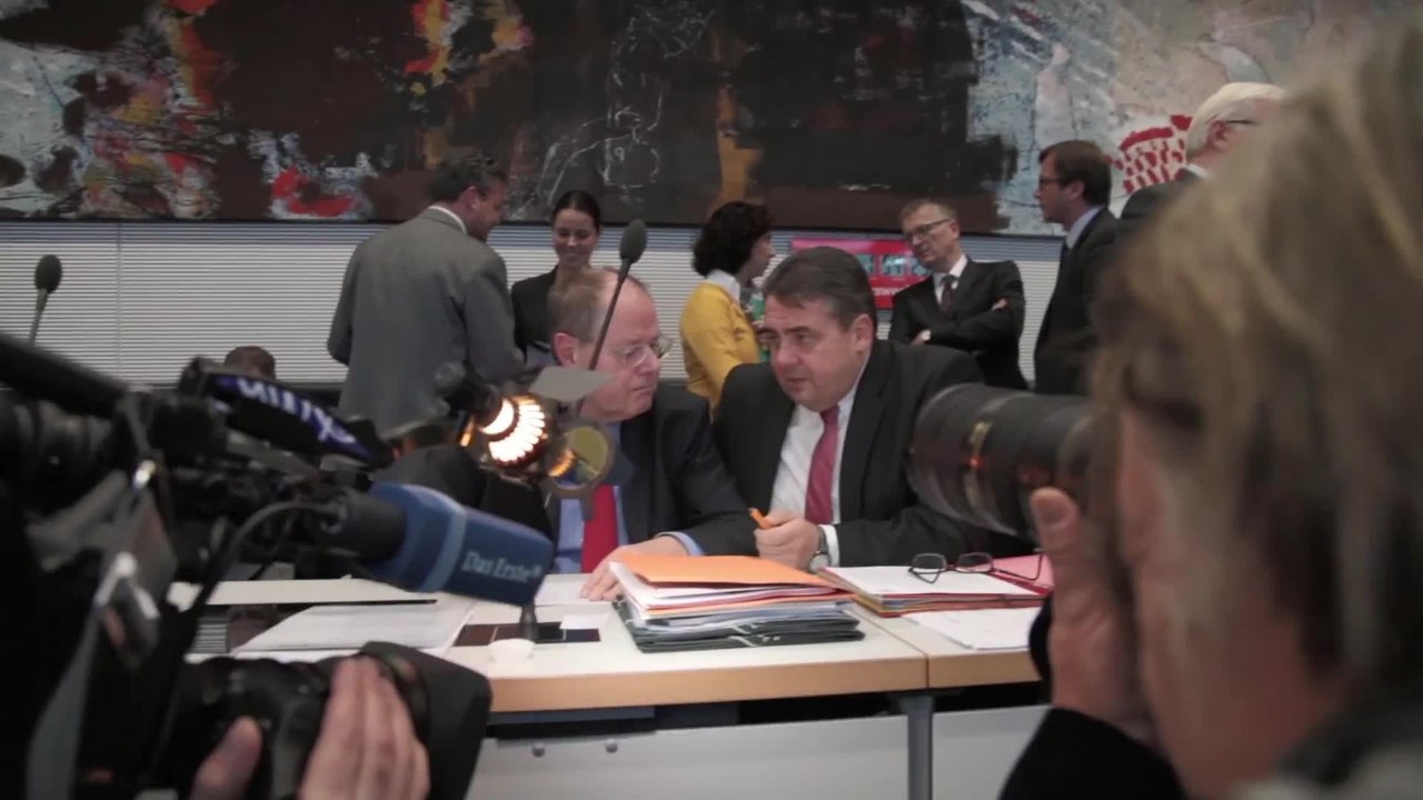 Foto Ostkreuz - Trailer (Deutsch) HD