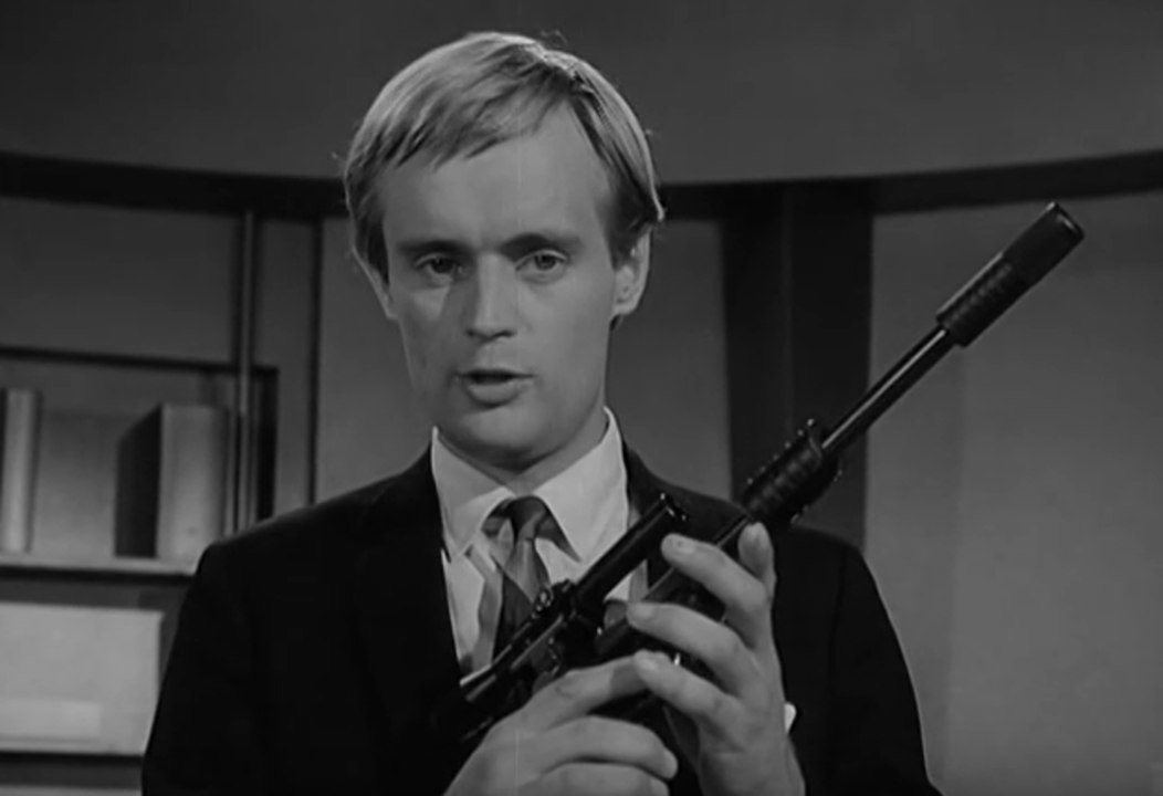 The Man From U.N.C.L.E. - S01 Opening Clip (Eng...