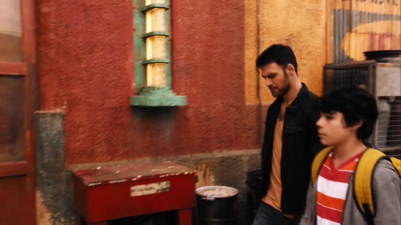 Heroes Reborn - S01 Clip Hero Worship (English) HD