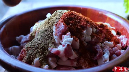 Les différents goûts des viandes séchées à la vapeur composent l'atmosphère du nouvel an