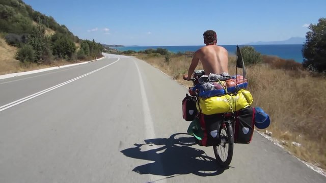 Pedal the World | Film 2015 | Moviepilot.de