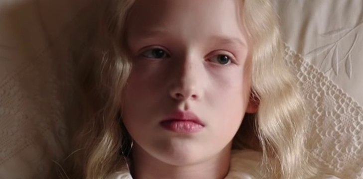 Heidi - Clip Klara und Oma Sesemann kommen auf die Alm (Deutsch) HD