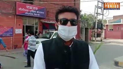 ਮਾਡਲ ਸਹਿਨਾਜ਼ ਗਿੱਲ ਦੇ ਘਰ ਬਾਹਰ ਲੱਗੇ ਅਜਿਹੇ ਪੋਸਟਰ, ਪੂਰੇ ਟੱਬਰ ਨੂੰ ਪੈ ਗਈਆਂ ਭਾਜੜਾਂ