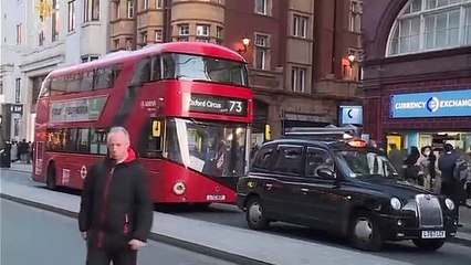 Plus de 300 000 morts du Covid-19 en Europe, la France sur ses gardes