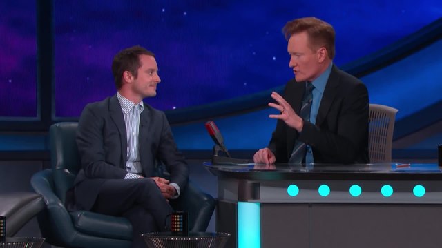 Conan - Elijah Wood zeigt den Einen Ring (English) HD