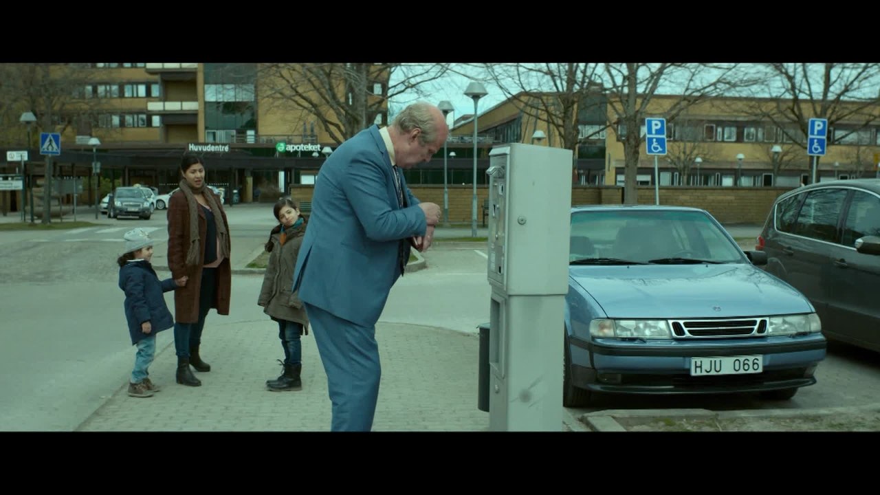 Ein Mann Namens Ove - Clip 05 Ich habe den MÃ¤dchen gerade etwas vorgelesen (Deutsch) HD