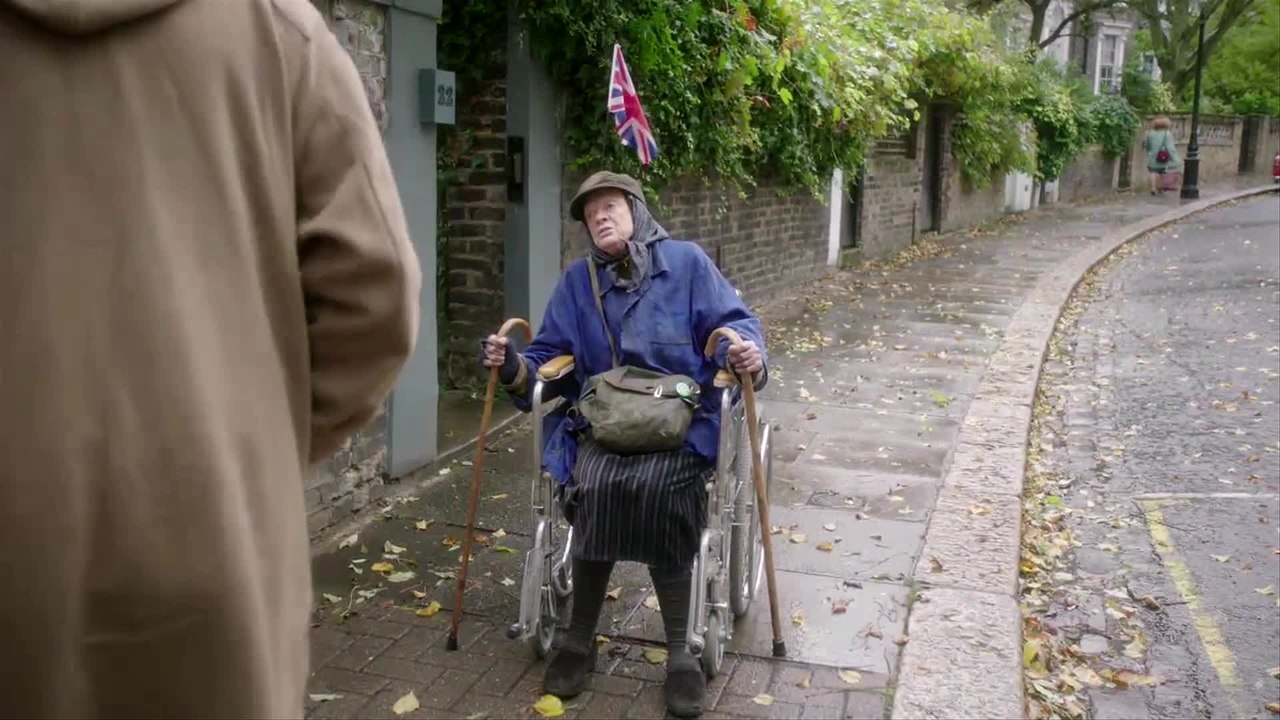 The Lady in the Van - Clip Die Strasse hinaufrollern (Deutsch) HD