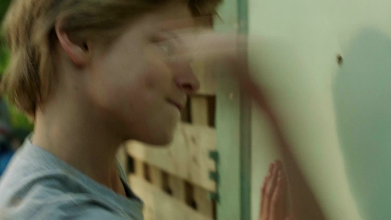 Die BaumhauskÃ¶nige - Clip 05 Bas versucht die HÃ¼tte von Ziggy und Co einzureissen (Deutsch) HD