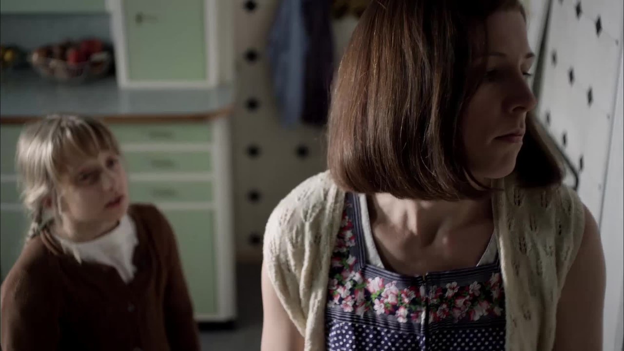 Hannas schlafende Hunde - Clip 06 Ich versteh nicht so viel von ihrem lieben Gott (Deutsch) HD