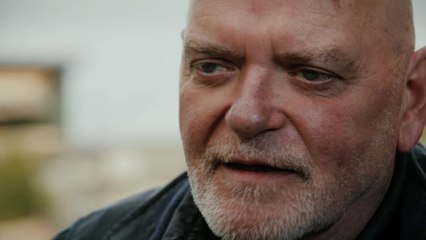 Elstree 1976 - Clip Face vs Mask (English) HD