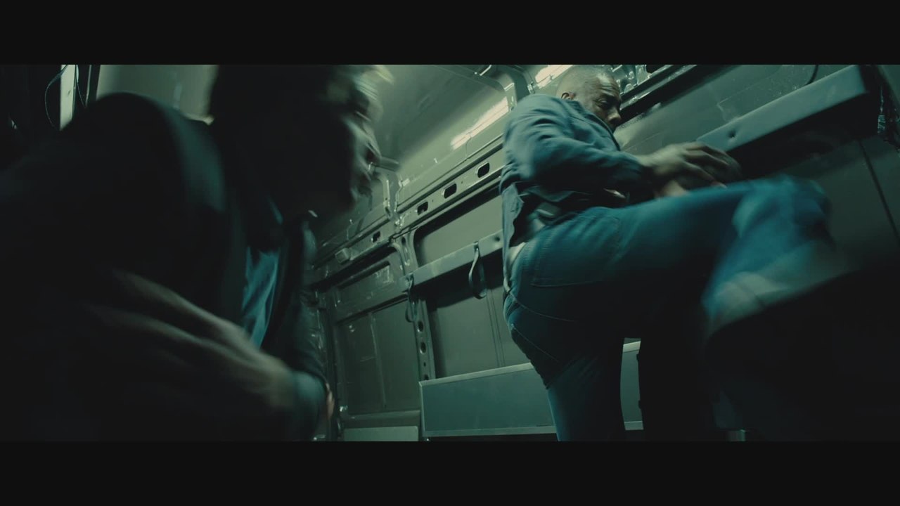 Bastille Day - Clip Kampf im Van (Deutsch) HD