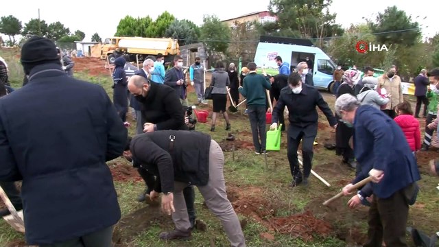 Sancaktepeli öğrenciler toprağa fidan dikerek geleceğe nefes oldu
