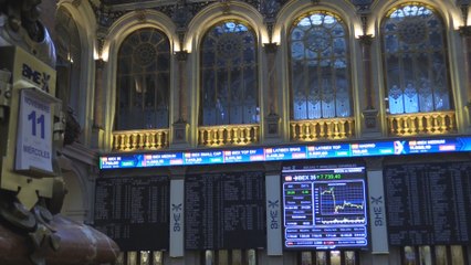 El Ibex 35 intenta mantener los 7.700 tras una apertura alcista