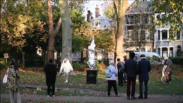 Βρετανία: Πάνω από 200 χρόνια μετά τον θάνατό της, ένα άγαλμα για την «μητέρα του φεμινισμού»