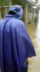 Gumaca, Quezon mayor inspects houses near Lamon Bay as Typhoon Ulysses brought strong waves