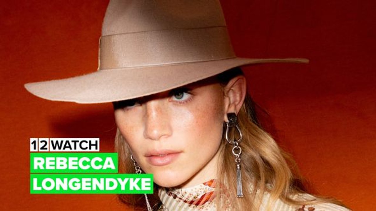 Das junge amerikanische model das die europäische modewelt verzaubert.