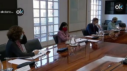 Sánchez exige PCR en los aeropuertos 4 meses después de negar su necesidad y tras requerirlos la OMS