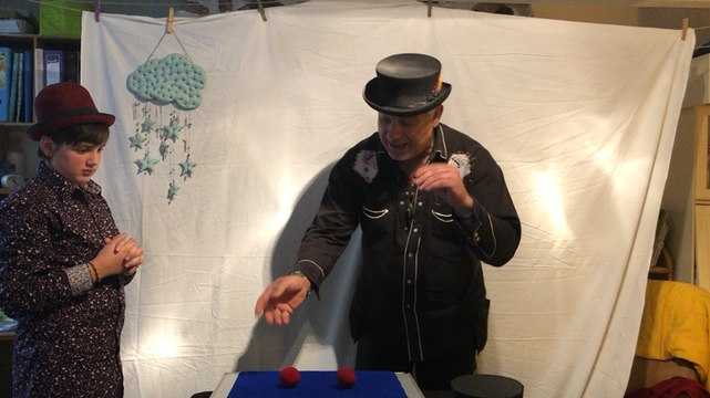 Numéros de magie avec Johnny Malle et Syël