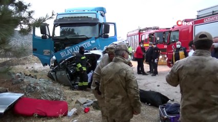 Kazaya yardım için duran gençler hayatının şokunu yaşadı