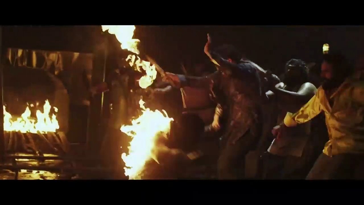 KGF - ROCKY ENTRY SCENE #YASH #KGF #FIGHT