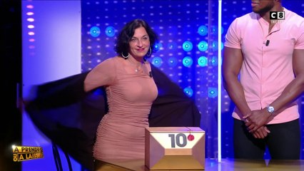 Dietrich, Miss camping fait un défilé dans APOAL !