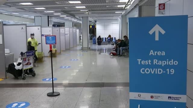 El Gobierno comunica a las autonomías la obligación de una prueba PCR para los viajeros que provengan de países de riesgo