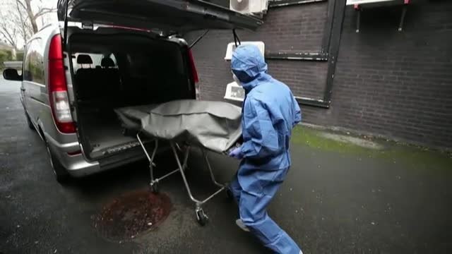 Trabajo sin descanso de las funerarias belgas durante esta segunda ola de COVID