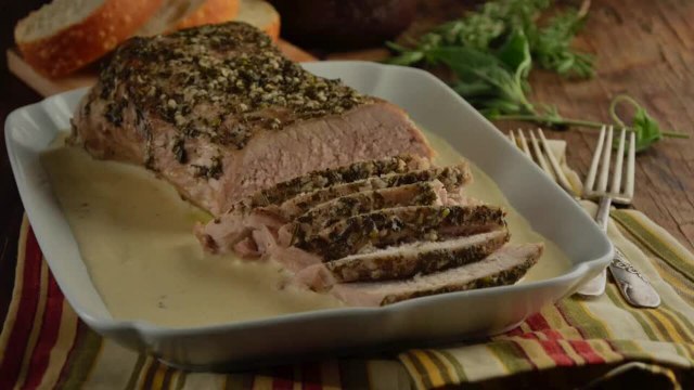 Lomo de Cerdo al Vino Blanco con Hierbas Aromáticas