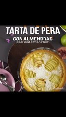 Pear cake with almonds