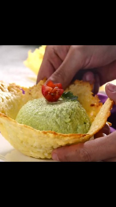 Mousse de Cilantro con Chicharrón de Queso