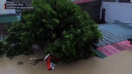 Typhoon Ulysses (Vamco): Residents trapped in house at Rodriguez, Rizal