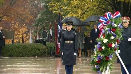 Trump bleibt bei erstem öffentlichen Auftritt nach Niederlage stumm