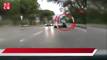 Kasasına tutunduğu kamyonetten düştü