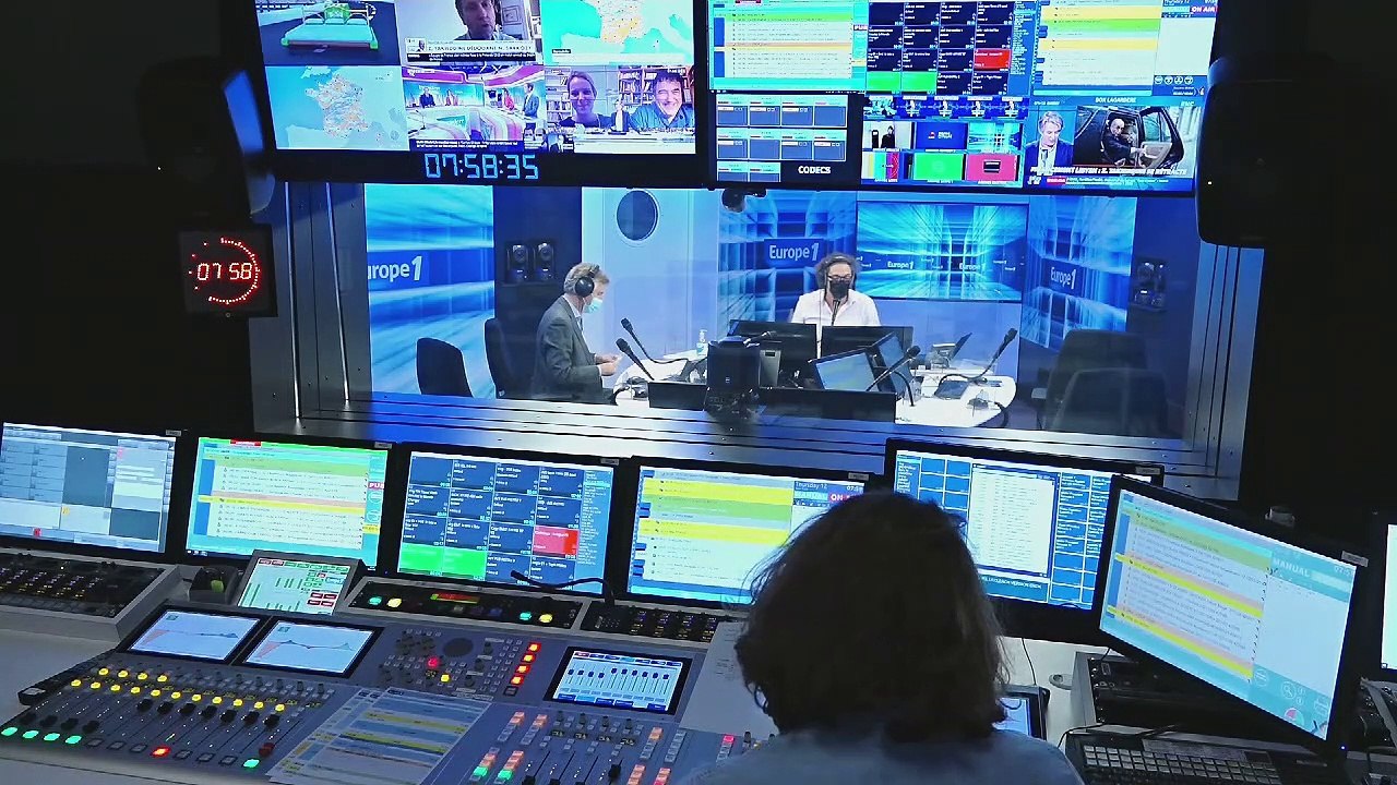 François Hollande à Fabien Roussel : "Ne choisis pas Mélenchon, choisis un winner !" (Canteloup)