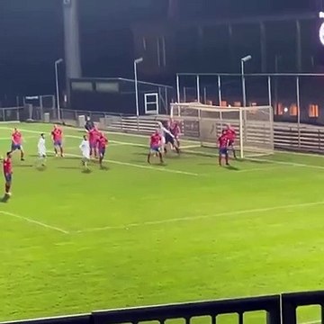 Retourné puis ciseau couché : le but de l'année pour ce Danois ?