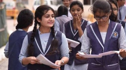 Arundhati Roy புத்தகத்தை நீக்கிய பல்கலை  | குழப்பத்தில் விஜய் ரசிகர்கள் | Oneindia Tamil