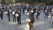Hosteleros de Barakaldo (Bizkaia) protestan por el cierre de sus negocios