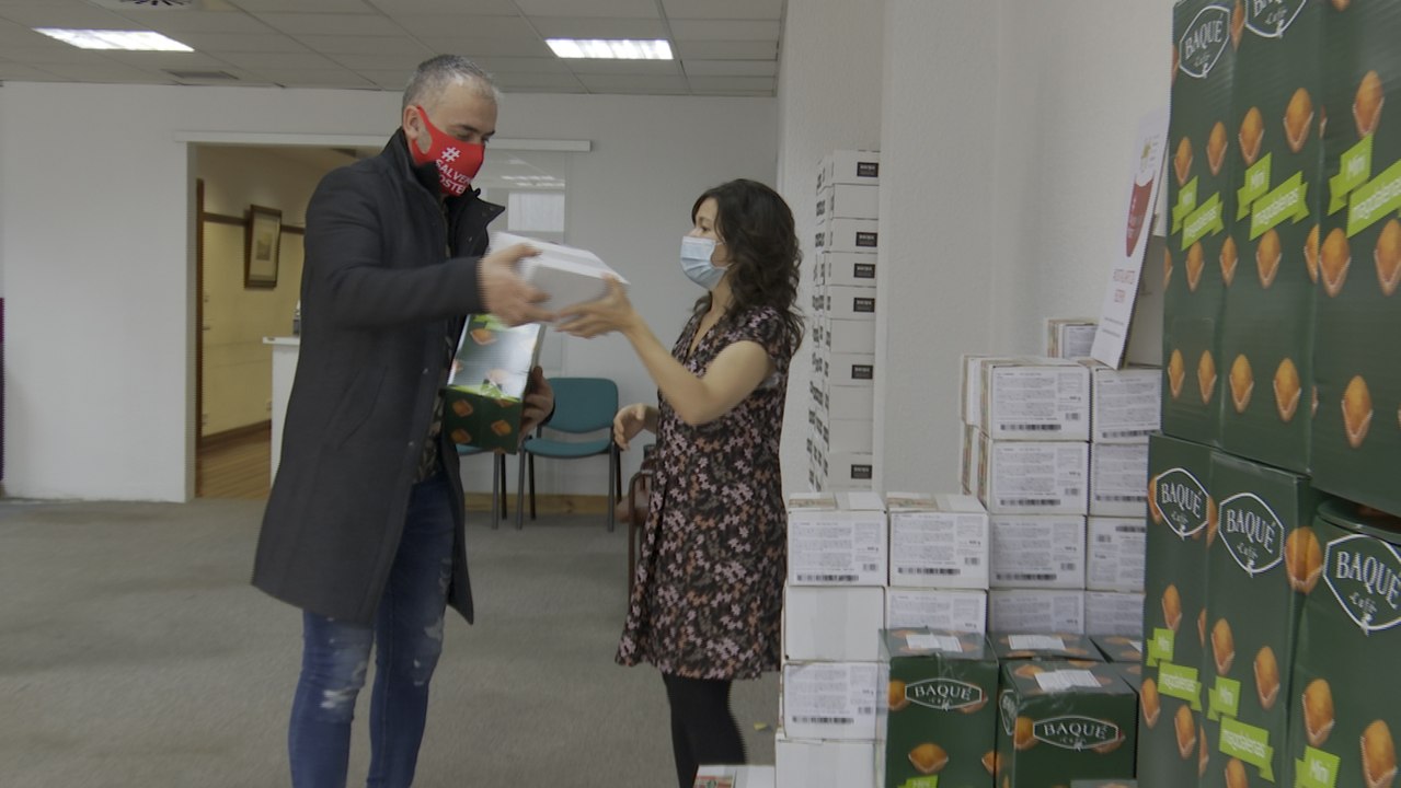 Proporcionan "snacks" a hosteleros vascos para sortear el cierre de un mes