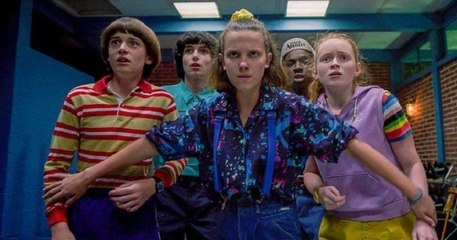 « Stranger Things » : une vidéo du tournage de la saison 4 dévoile l'arrivée d'un nouveau club