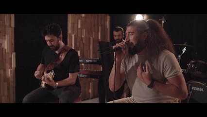 Ferat Üngür - Acıya Sığınmak