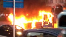 Maltepe'de hatlı minibüsün alev alev yandığı anlar kamerada