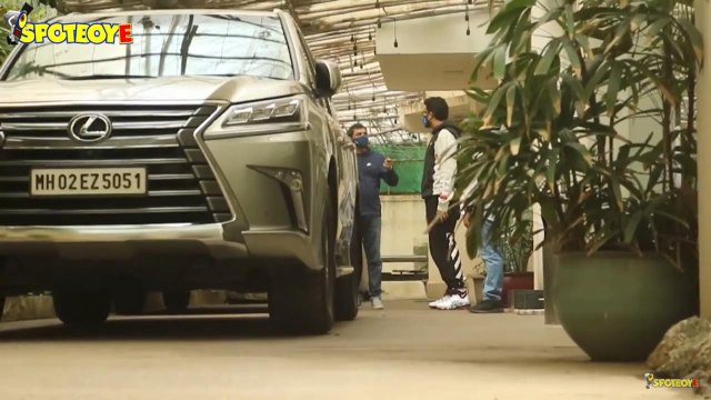 Sara Ali Khan and Abhishek Bachchan Spotted at a Dubbing Studio in Juhu SpotboyE