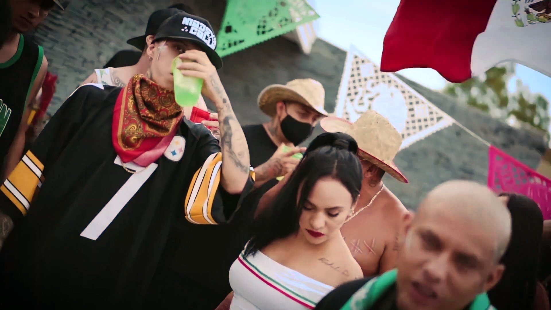 LA SANTA GRIFA - DE MEXICO SONG FT SANTA FE KLAN (VIDEO OFICIAL) - Vídeo  Dailymotion