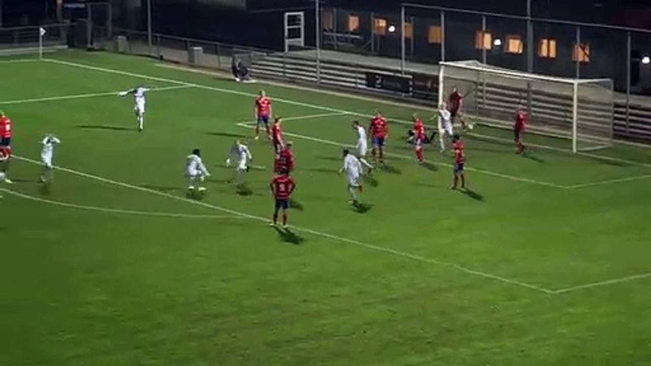 Joli enchaînement pour marquer un but