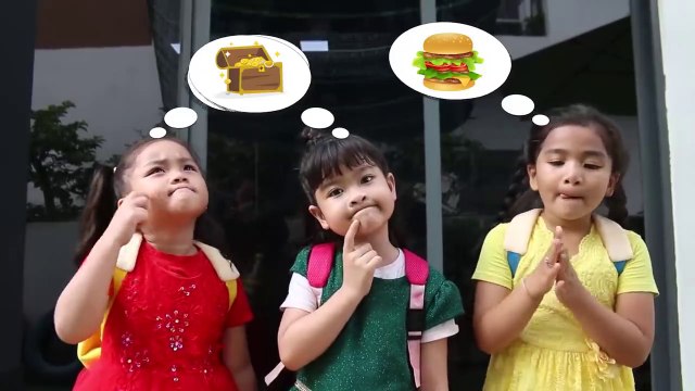 Suri and Annie Pretend Play Pirate Treasures Surprise Toys Video for Kids - Kids videos