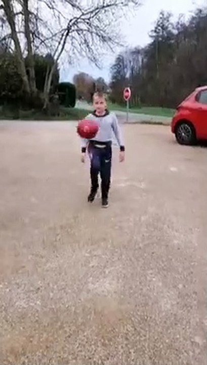 On retrouve Loric au jonglage; 12 jonglages bravo